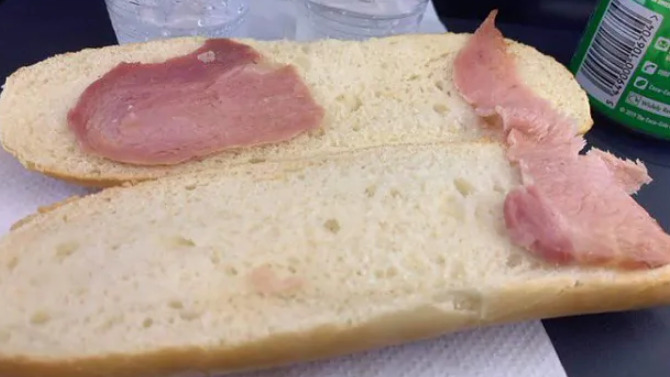 kanapka za ponad 25 zł na pokładzie Ryanair
